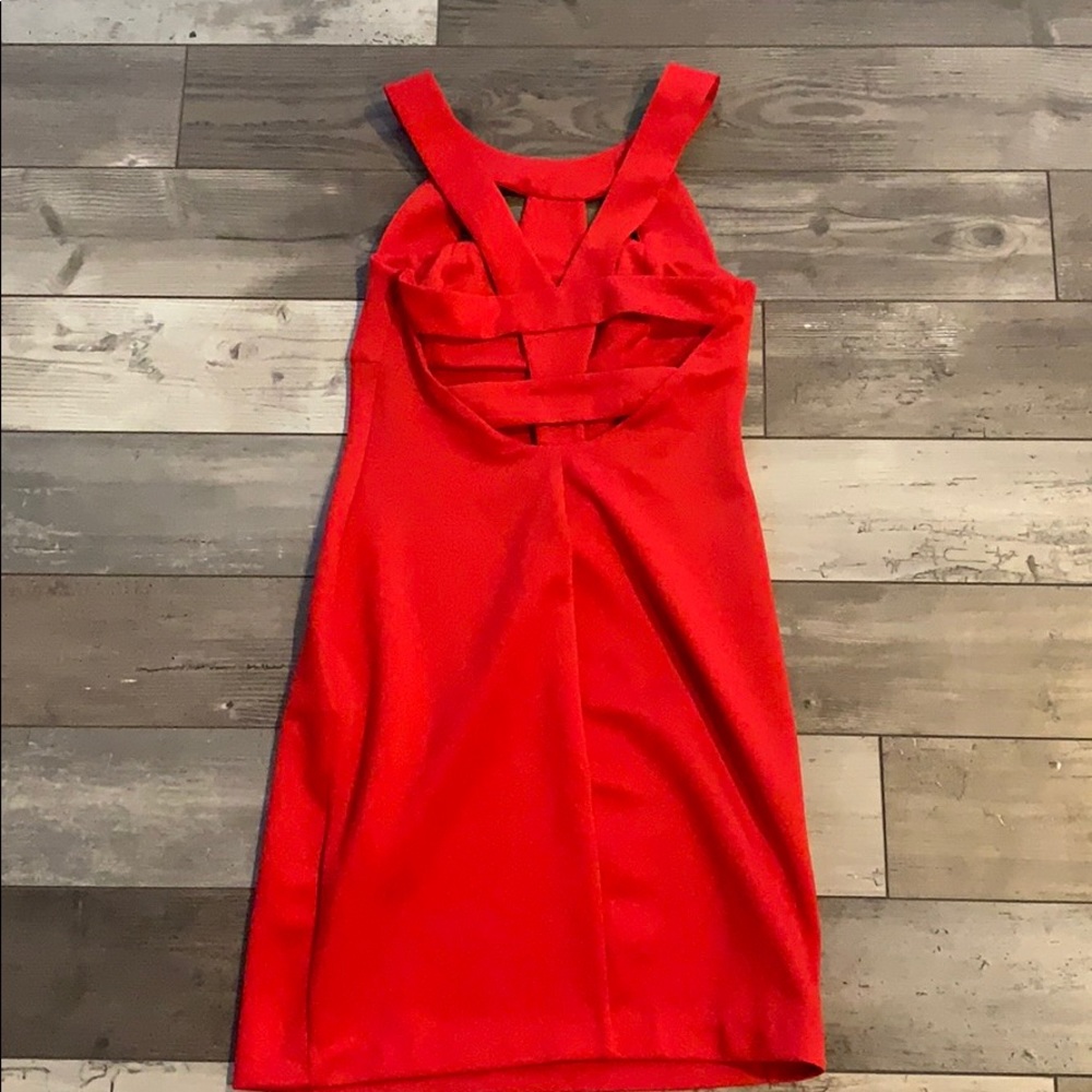 Red dress - Picture 2 of 2
